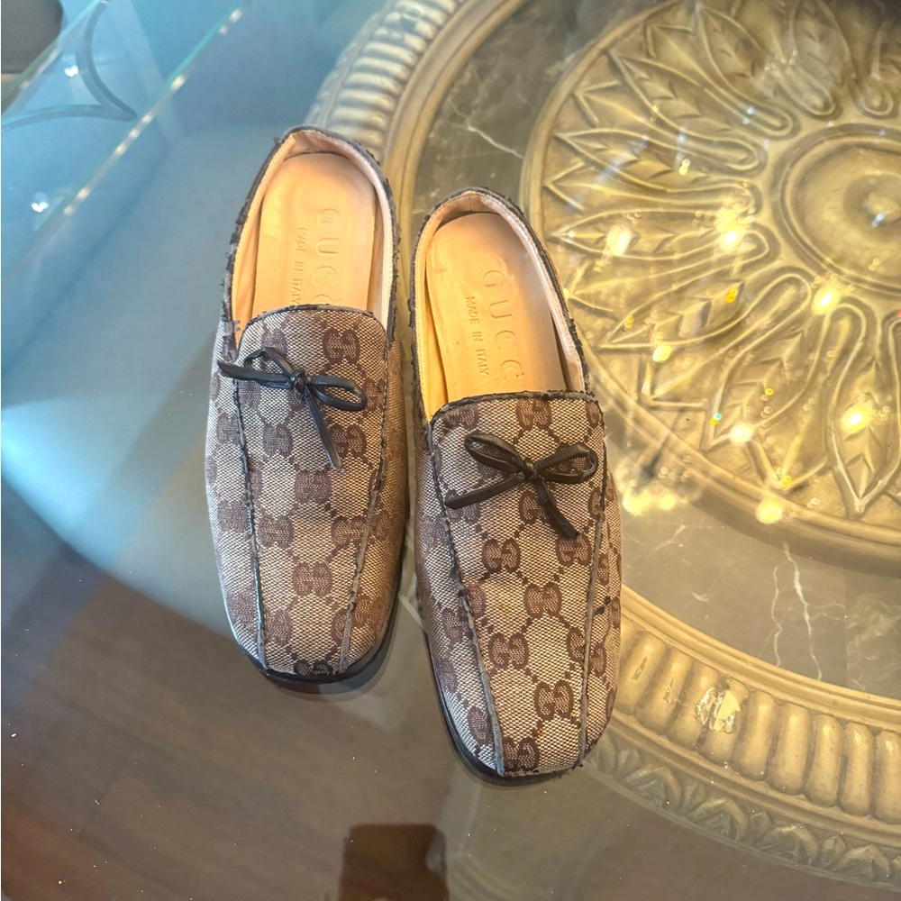 Size 7, Gucci, flat shoes